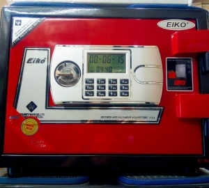 Két sắt Mỹ Chống Cháy EiKo 40D Đứng Khóa Điện Tử Màu Đỏ